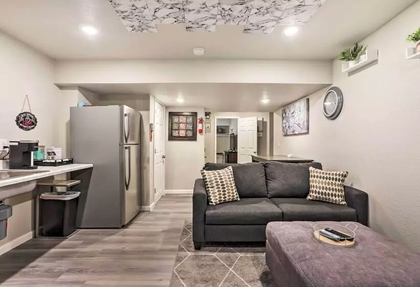 8 Mi To Barr Lake: Cozy Commerce City Home!