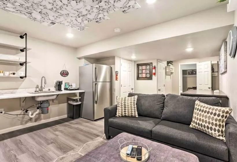 8 Mi To Barr Lake: Cozy Commerce City Home!