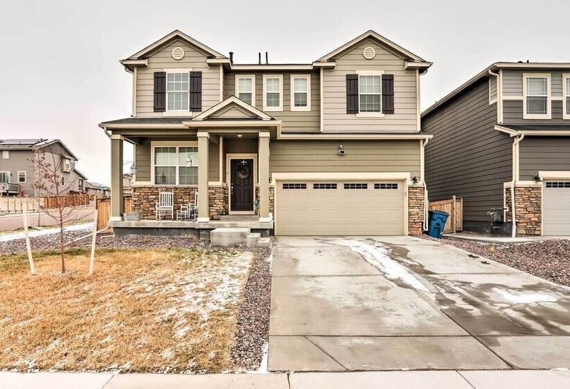 8 Mi To Barr Lake: Cozy Commerce City Home!
