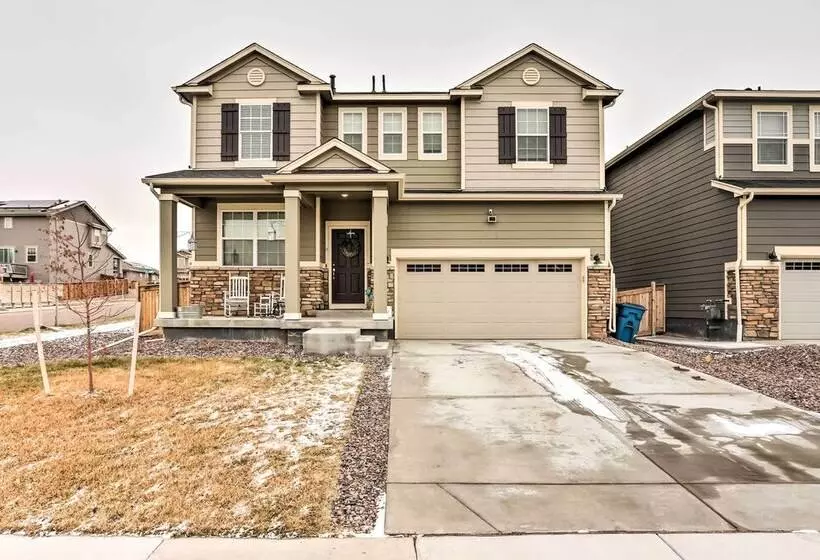 8 Mi To Barr Lake: Cozy Commerce City Home!