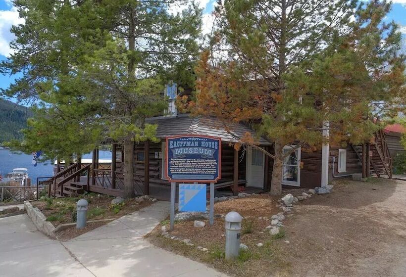 Cozy Grand Lake Mountain View Lodge