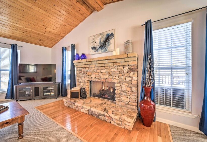 Cozy Sapphire Resort Home W/ Deck & Mountain Views
