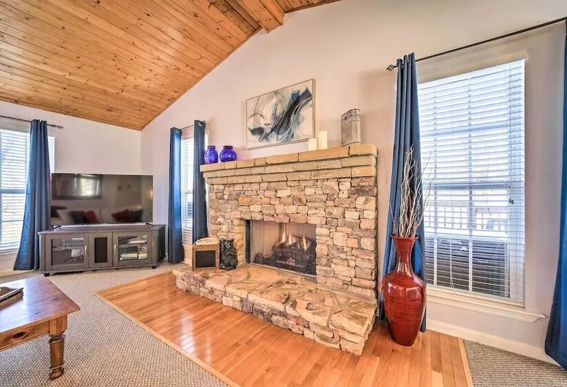 Cozy Sapphire Resort Home W/ Deck & Mountain Views