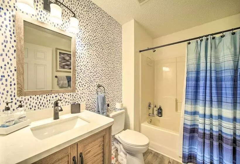 Cozy Sapphire Resort Home W/ Deck & Mountain Views