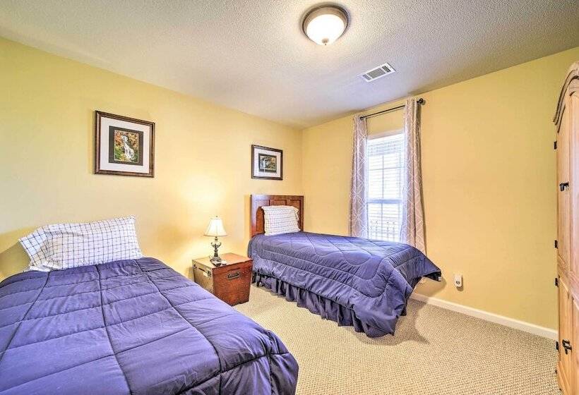 Cozy Sapphire Resort Home W/ Deck & Mountain Views