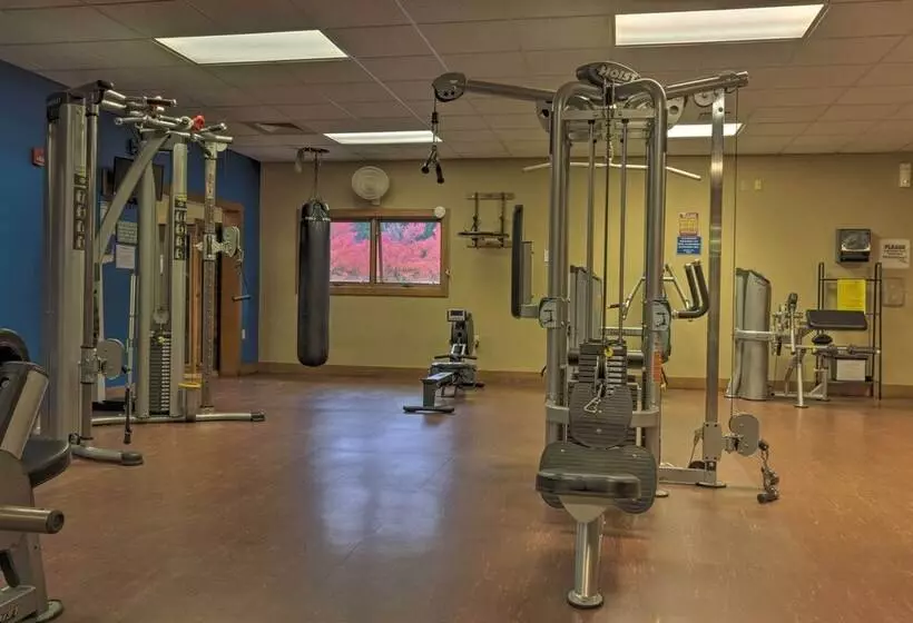 Cozy Sapphire Resort Home W/ Deck & Mountain Views