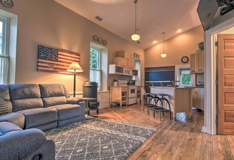 Cozy Wrightsville Cottage W/ Private Hot Tub!