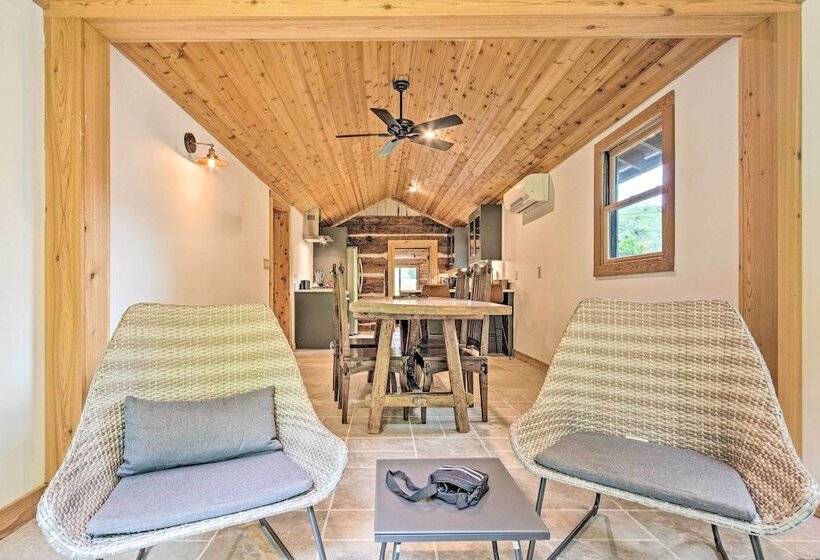 Custom Creekside Cabin In Blue Ridge Mountains