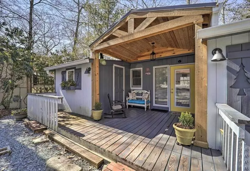 Near Lake + Trails: Rustic Newland Cabin W/ Deck!