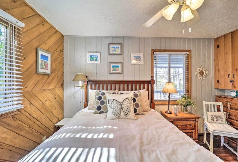 Near Lake + Trails: Rustic Newland Cabin W/ Deck!