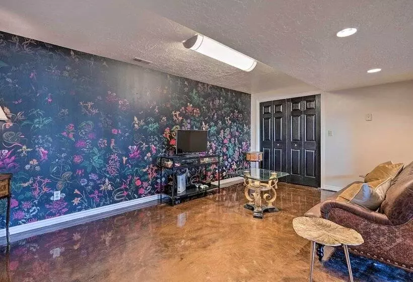Eclectic Salt Lake Home With 2 Decks + Fire Pit!