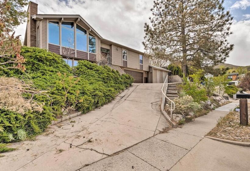 Eclectic Salt Lake Home With 2 Decks + Fire Pit!