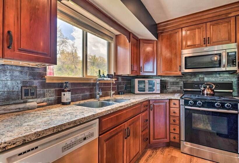 Eclectic Salt Lake Home With 2 Decks + Fire Pit!