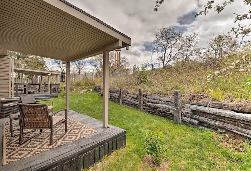 Eclectic Salt Lake Home With 2 Decks + Fire Pit!
