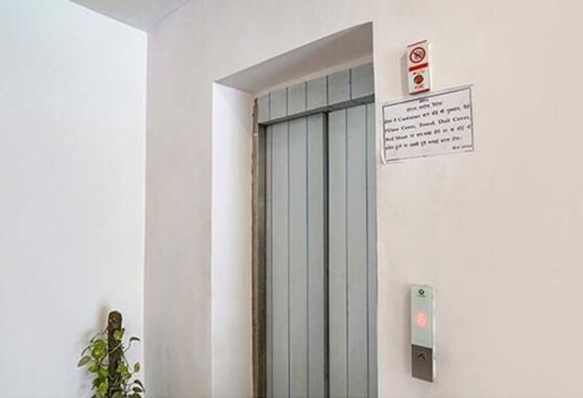 Fabhotel Santosh Palace