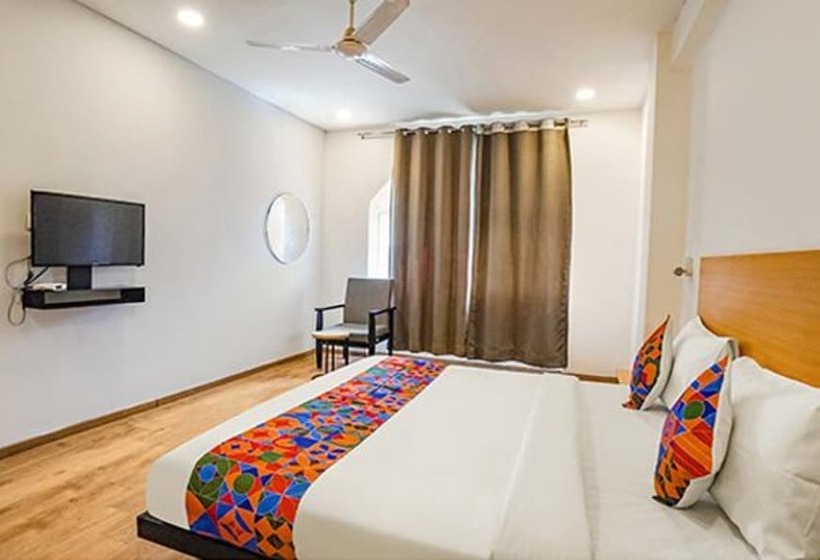Fabhotel Santosh Palace