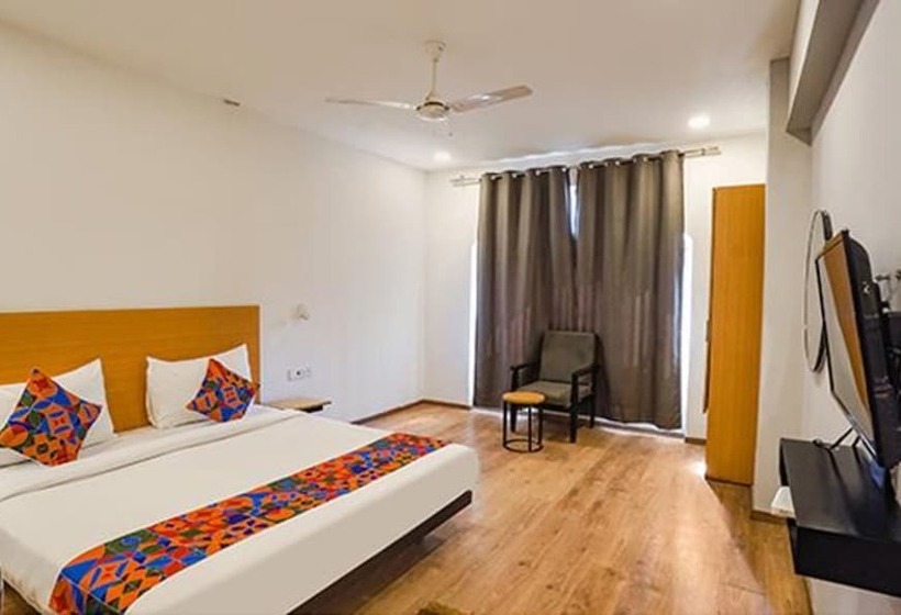 Fabhotel Santosh Palace
