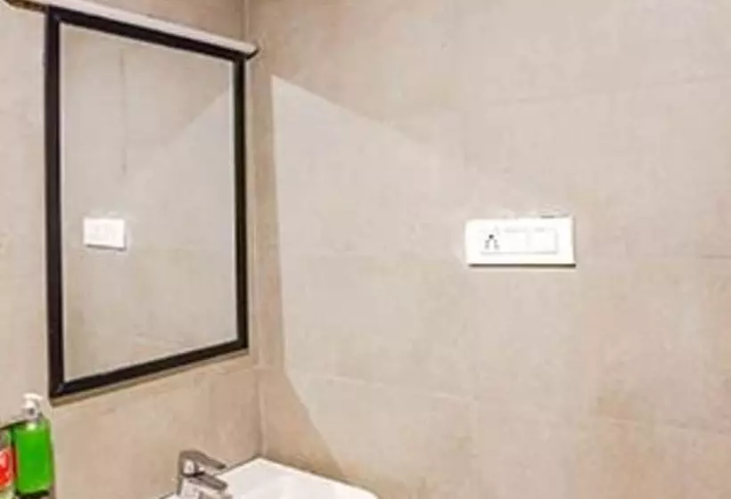 Fabhotel Santosh Palace