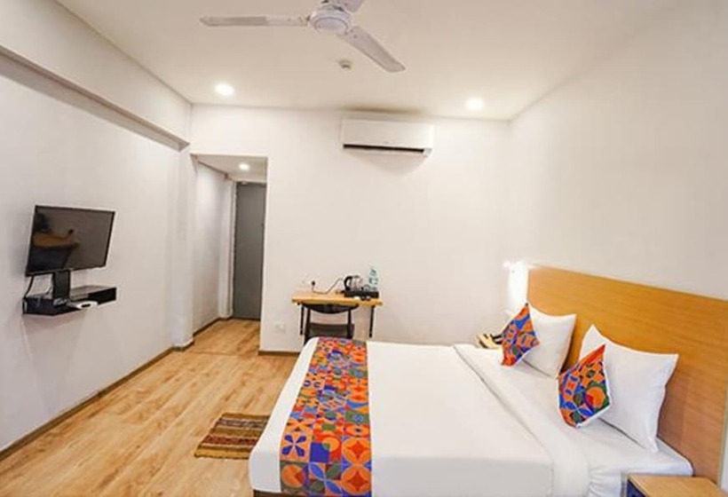 Fabhotel Santosh Palace