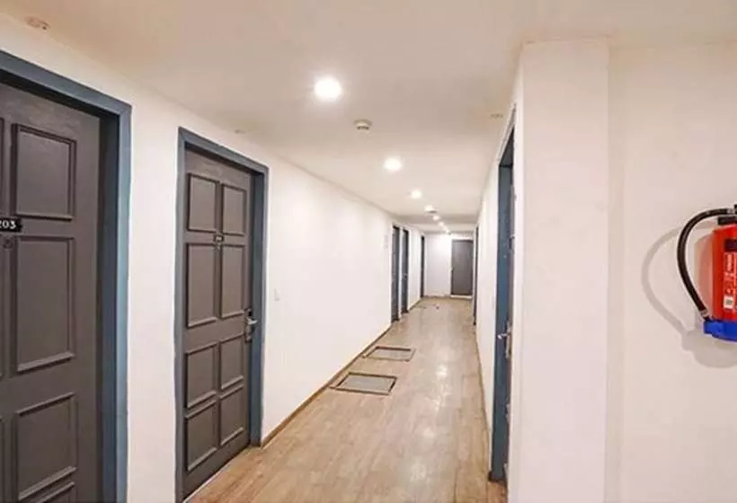Fabhotel Santosh Palace