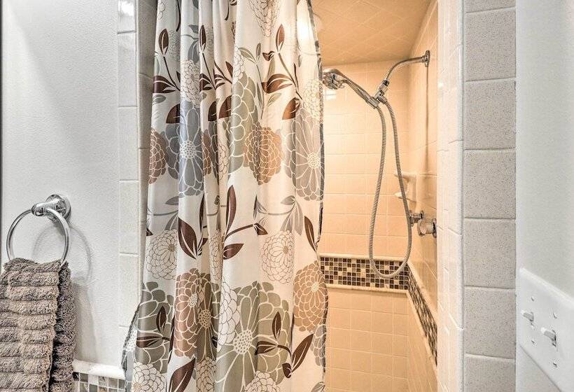 Family Friendly Lakeview Home W/ Private Yard