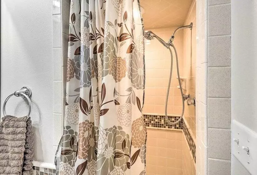 Family Friendly Lakeview Home W/ Private Yard