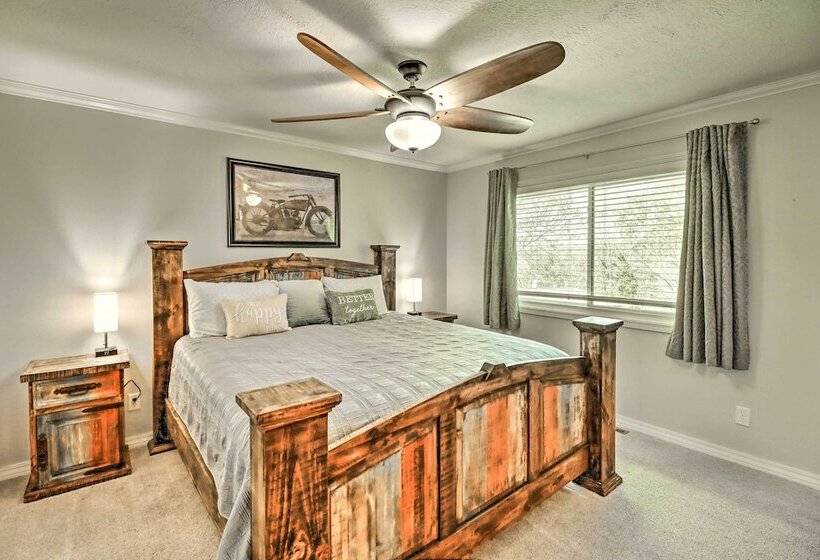 Family Friendly Lakeview Home W/ Private Yard