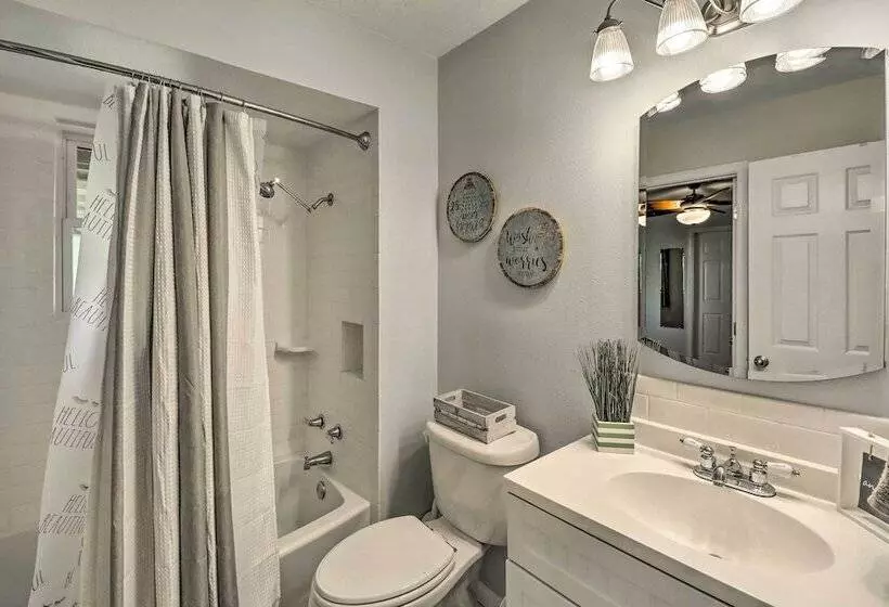 Family Friendly Lakeview Home W/ Private Yard