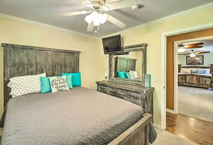 Family Friendly Lakeview Home W/ Private Yard