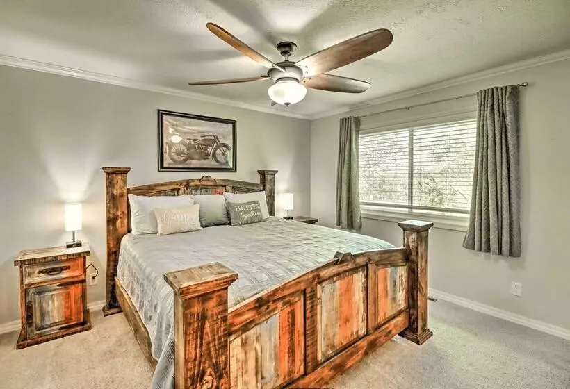 Family Friendly Lakeview Home W/ Private Yard