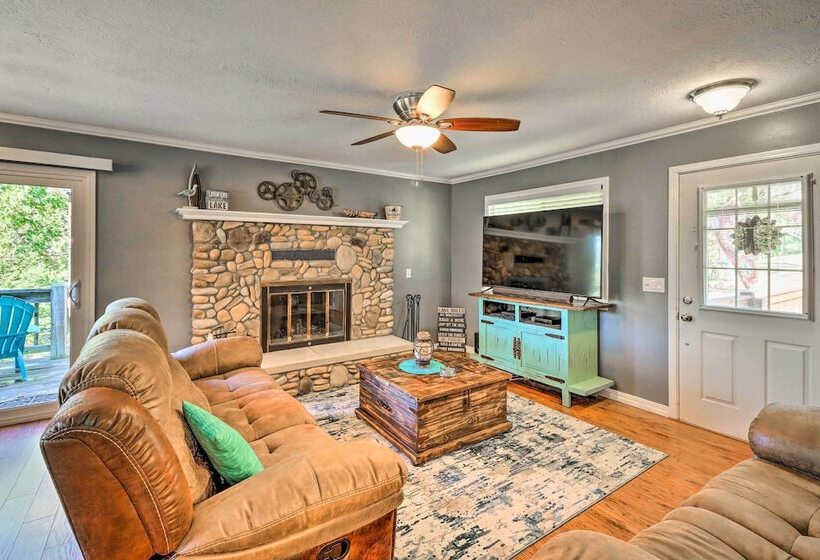 Family Friendly Lakeview Home W/ Private Yard