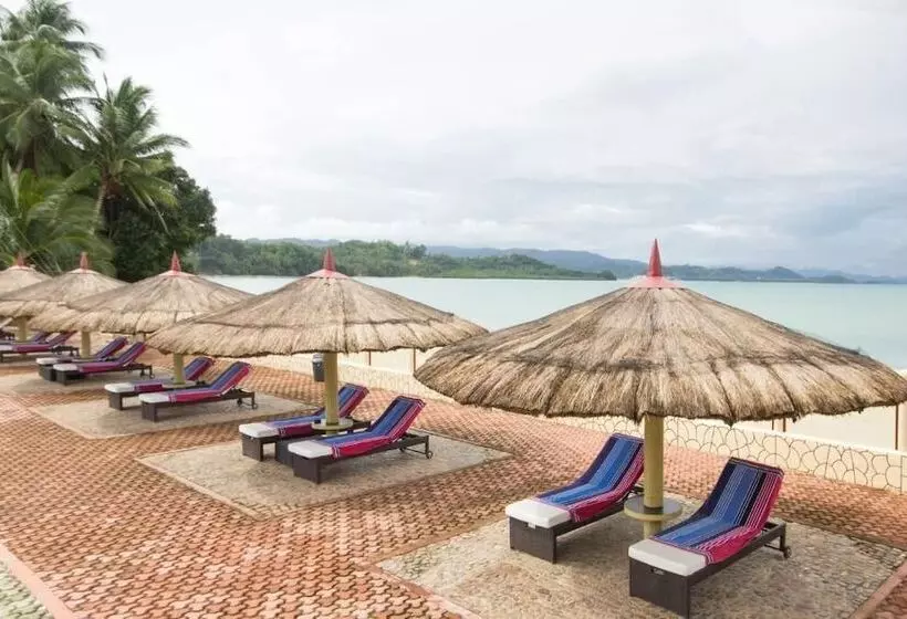 Foxy S Beach Resort