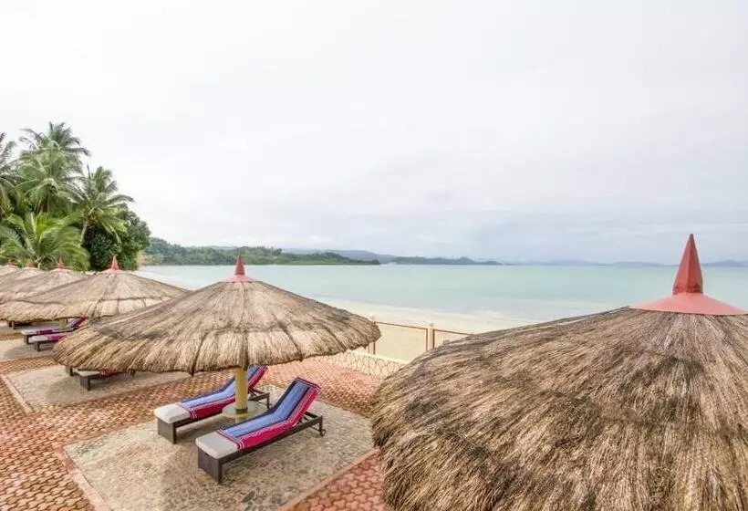 Foxy S Beach Resort