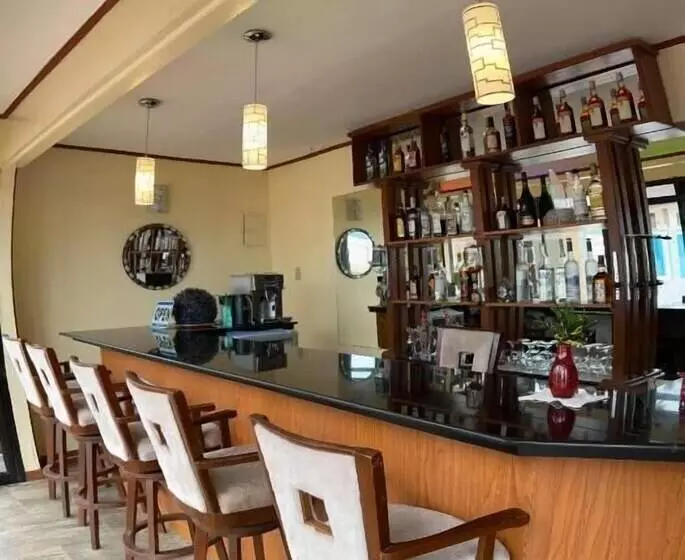 Foxy S Beach Resort