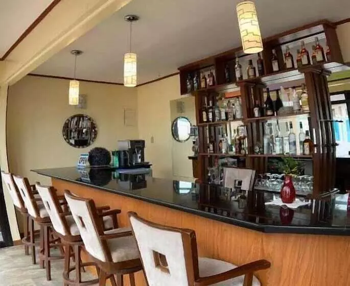 Foxy S Beach Resort