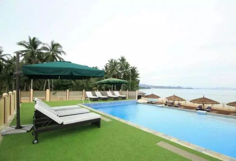 Foxy S Beach Resort