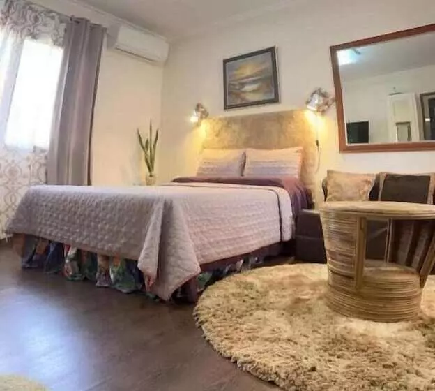 Foxy S Beach Resort