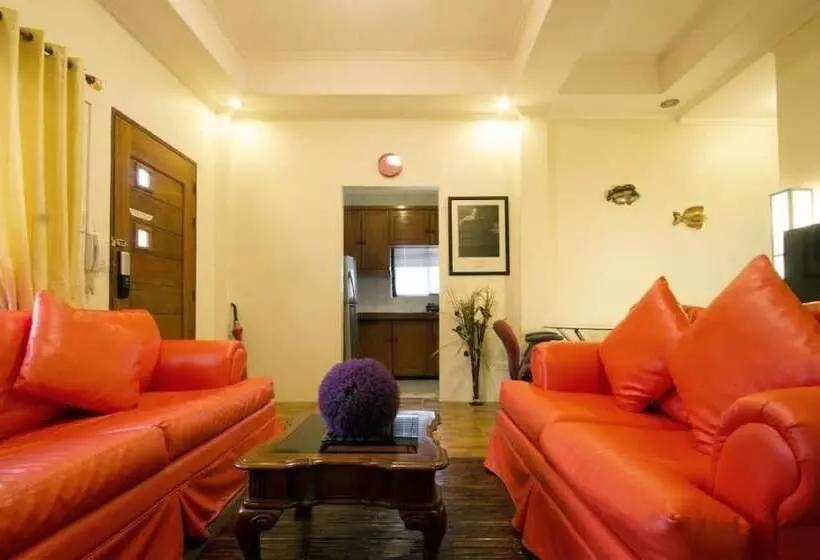 Foxy S Beach Resort