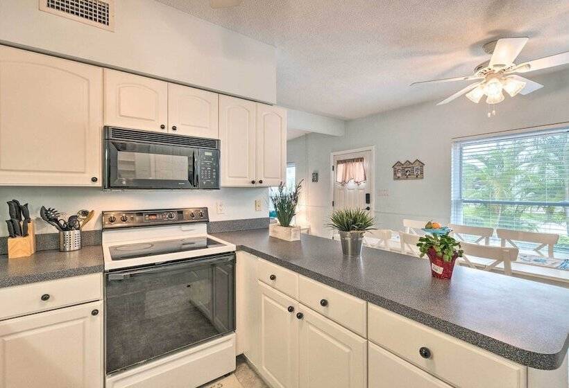 Home W/ Dock, Pool, Kayaks: Walk To Palma Sola Bay