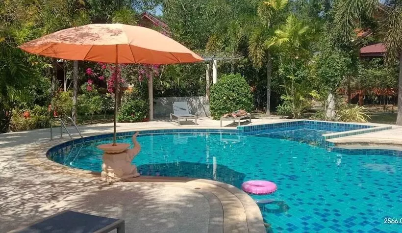 Hotelli Baan Suan Villas Resort