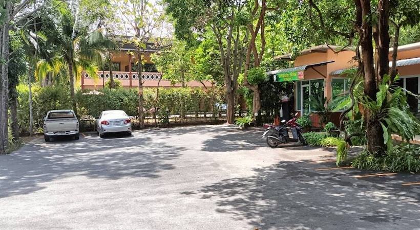 ホテル Baan Suan Villas Resort