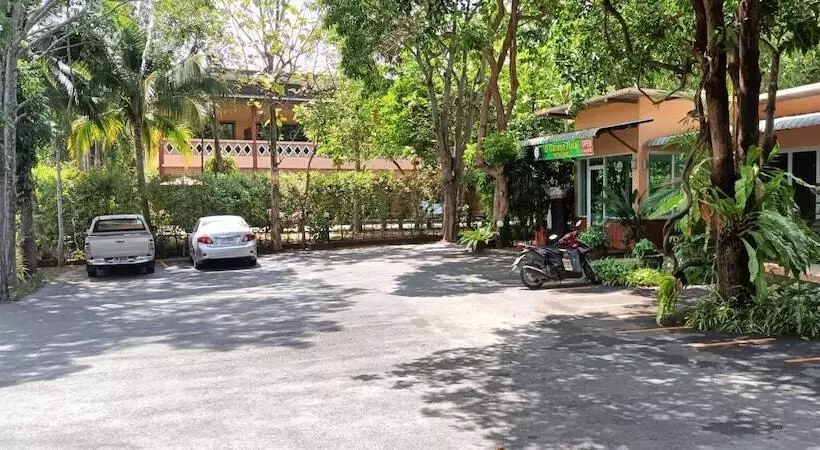 Hotelli Baan Suan Villas Resort