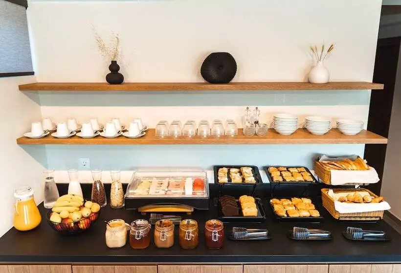ホテル Elivia Boutique Suites