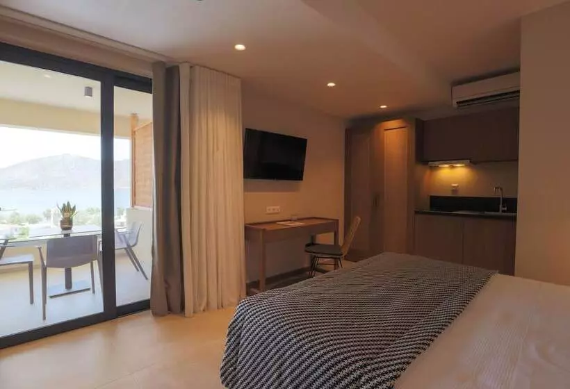 ホテル Elivia Boutique Suites