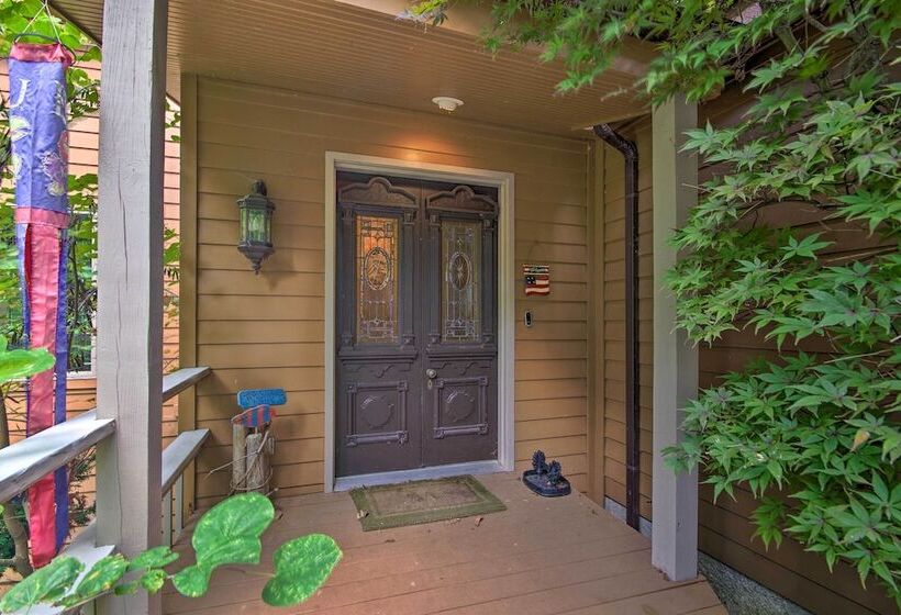 House On Lake Of The Ozarks W/ Dock & Pool Table!