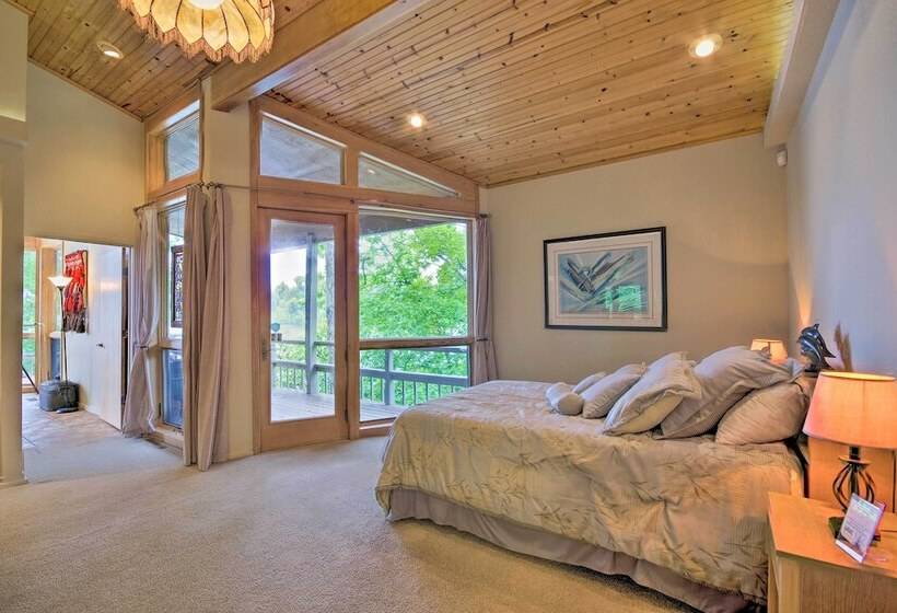 House On Lake Of The Ozarks W/ Dock & Pool Table!