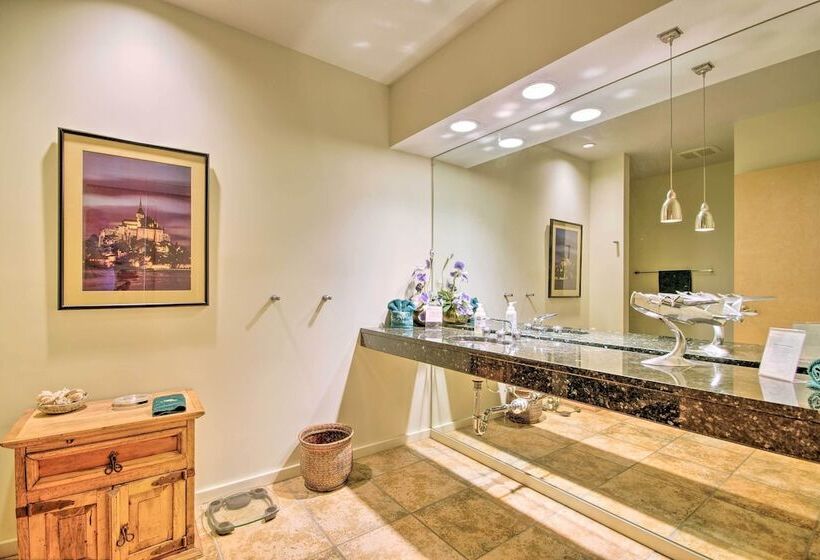 House On Lake Of The Ozarks W/ Dock & Pool Table!