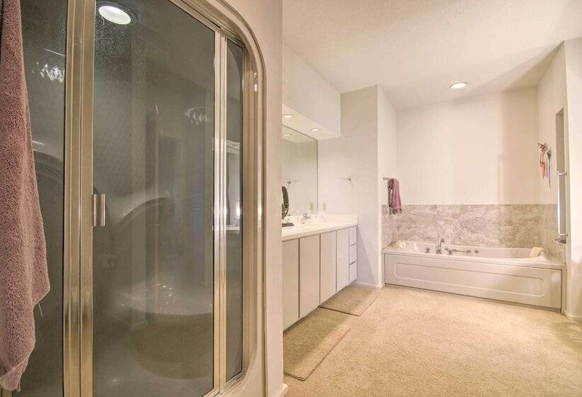 House On Lake Of The Ozarks W/ Dock & Pool Table!