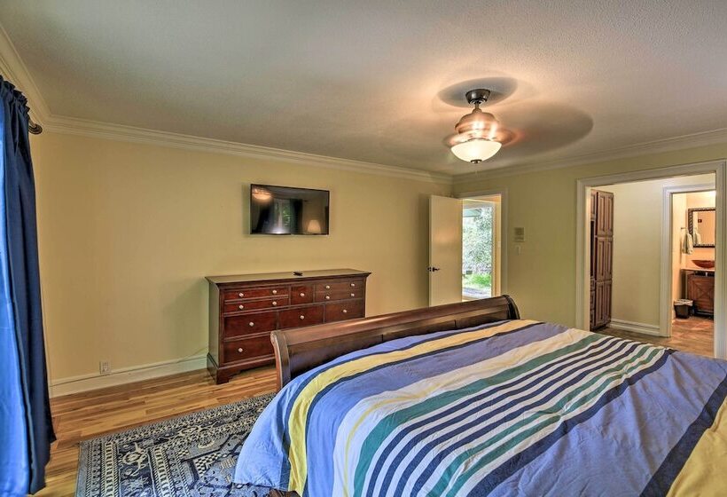 Inviting Family Abode W/ Dock On Norris Lake!