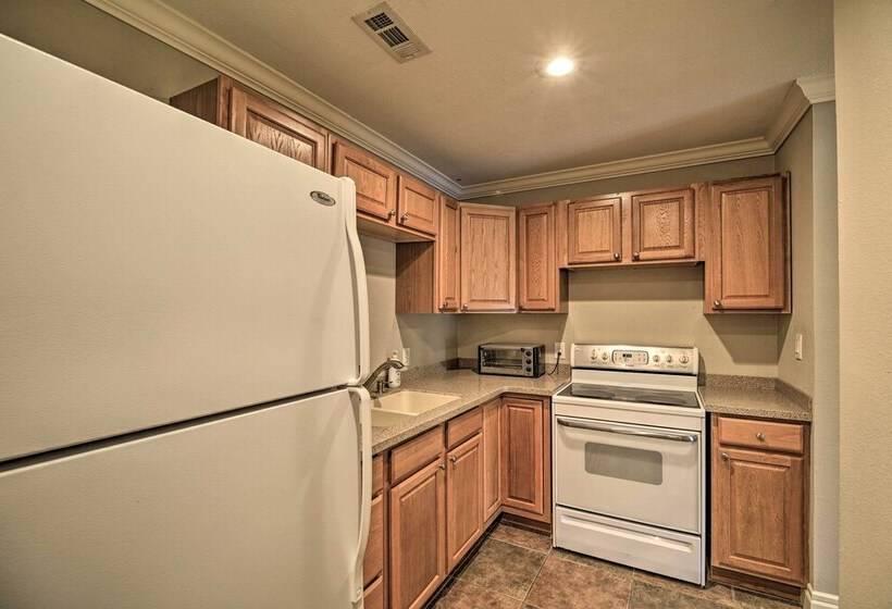 Inviting Family Abode W/ Dock On Norris Lake!